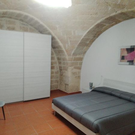Casa Vacanza Nel Cuore Della Pietra Barletta Eksteriør bilde