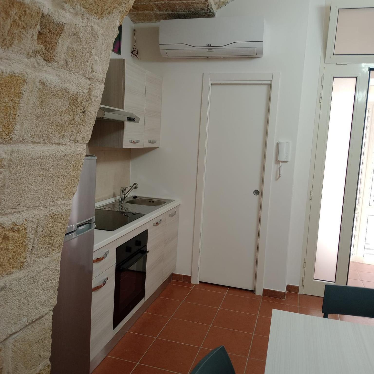 Casa Vacanza Nel Cuore Della Pietra Barletta Eksteriør bilde