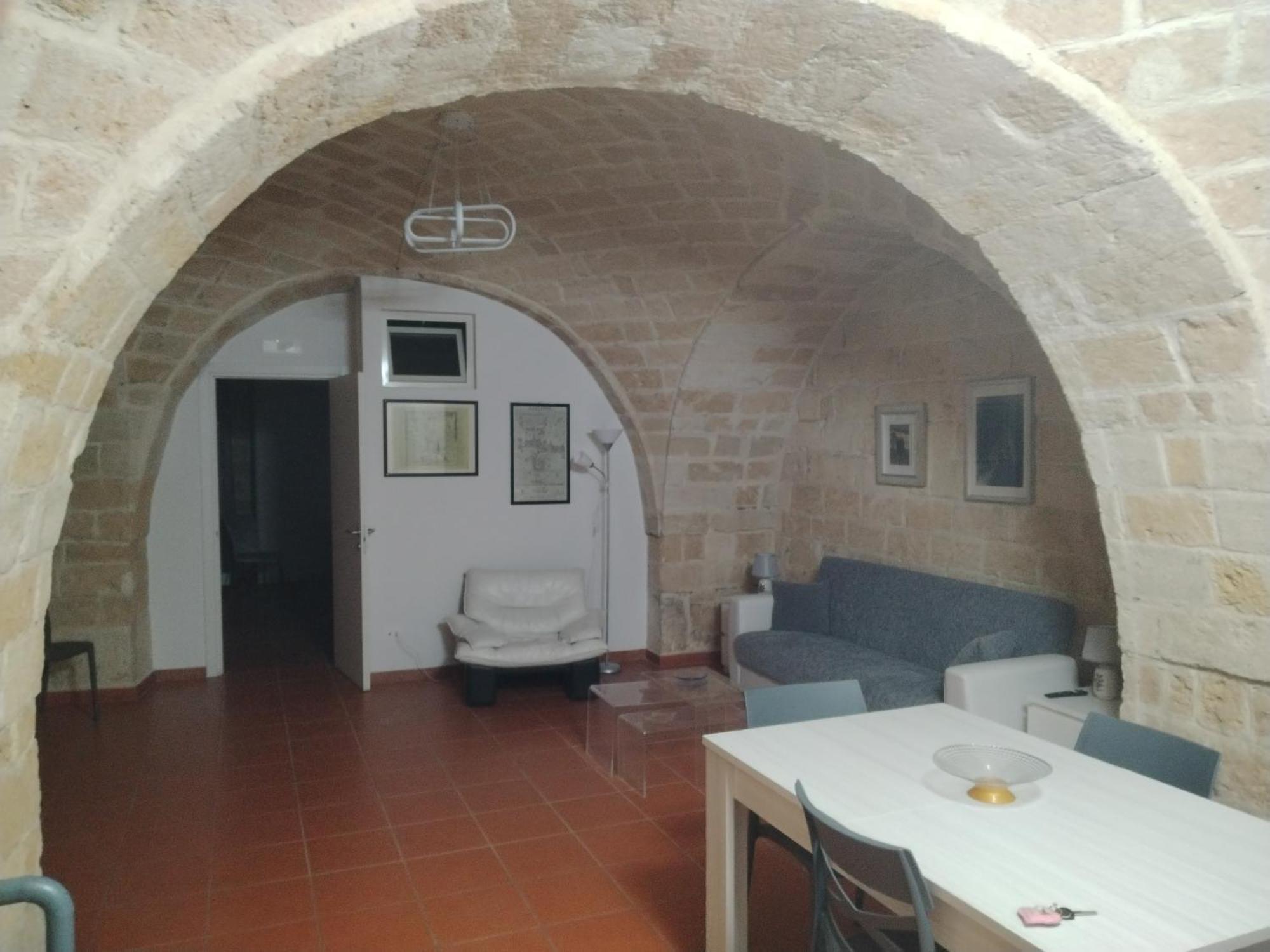 Casa Vacanza Nel Cuore Della Pietra Barletta Eksteriør bilde