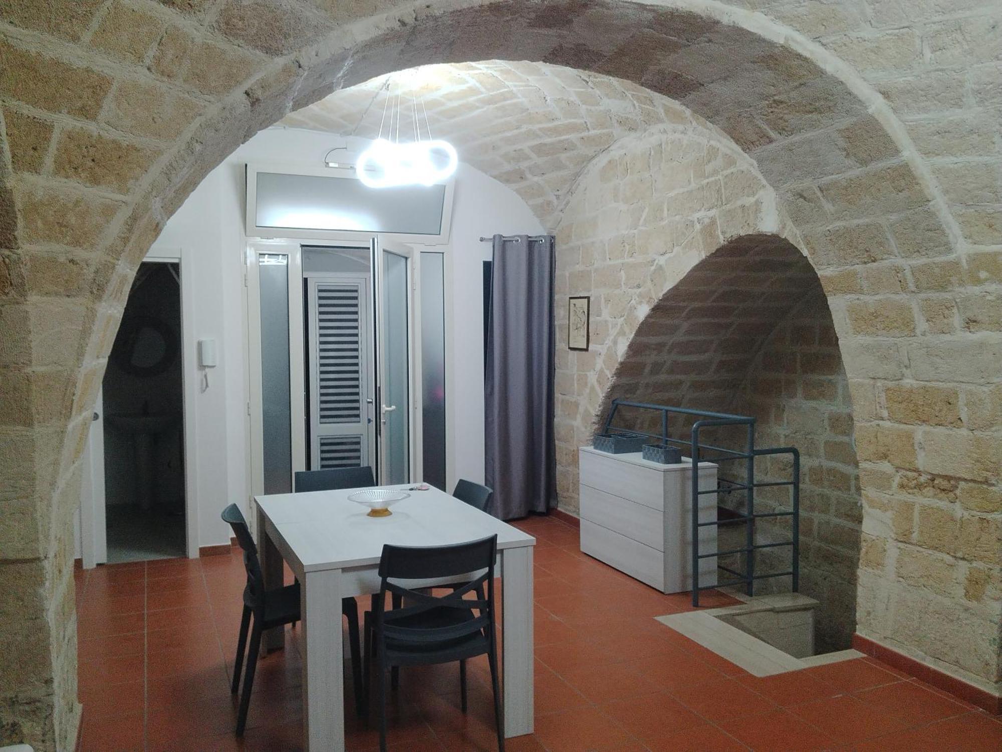 Casa Vacanza Nel Cuore Della Pietra Barletta Eksteriør bilde
