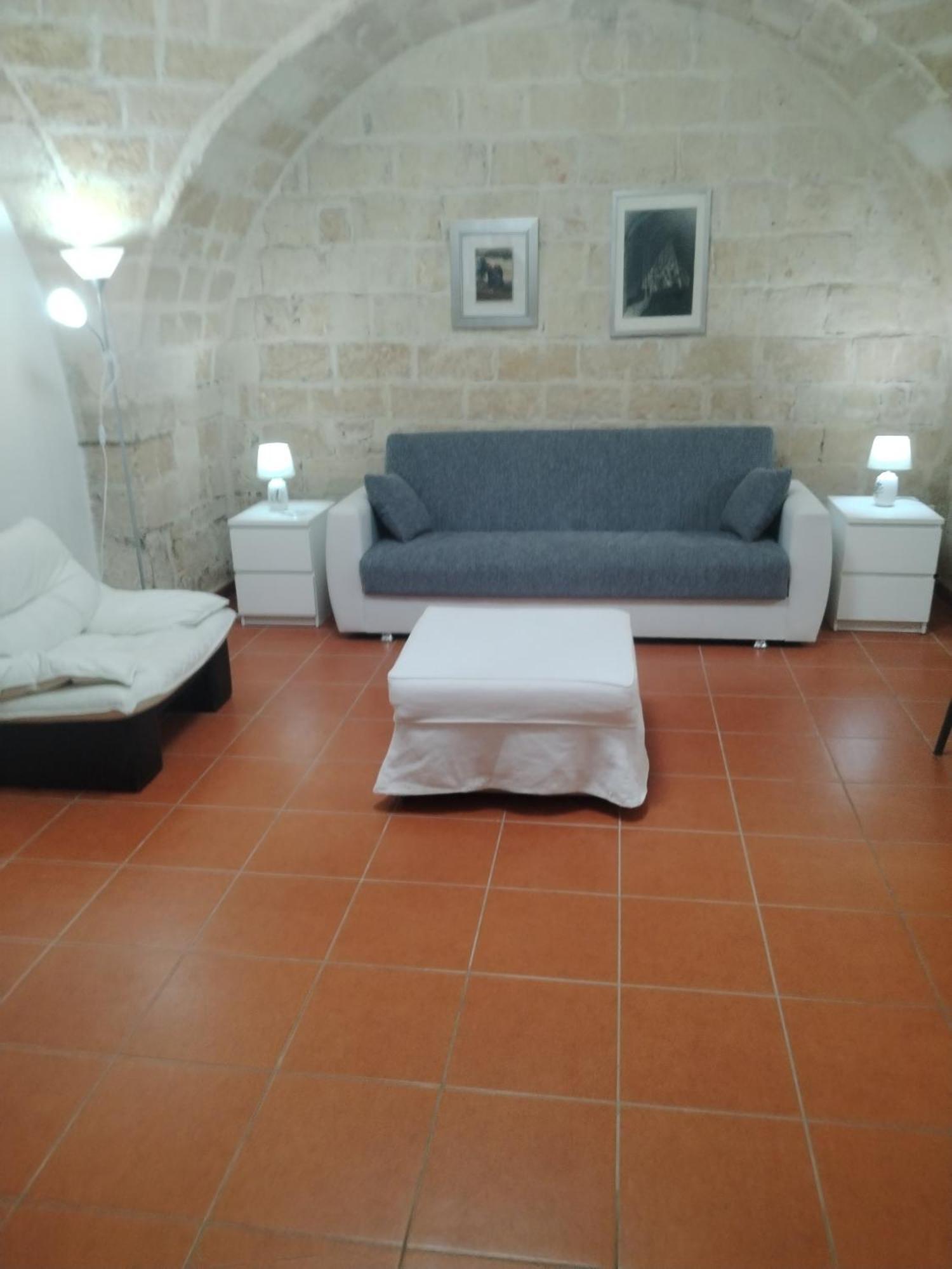 Casa Vacanza Nel Cuore Della Pietra Barletta Eksteriør bilde