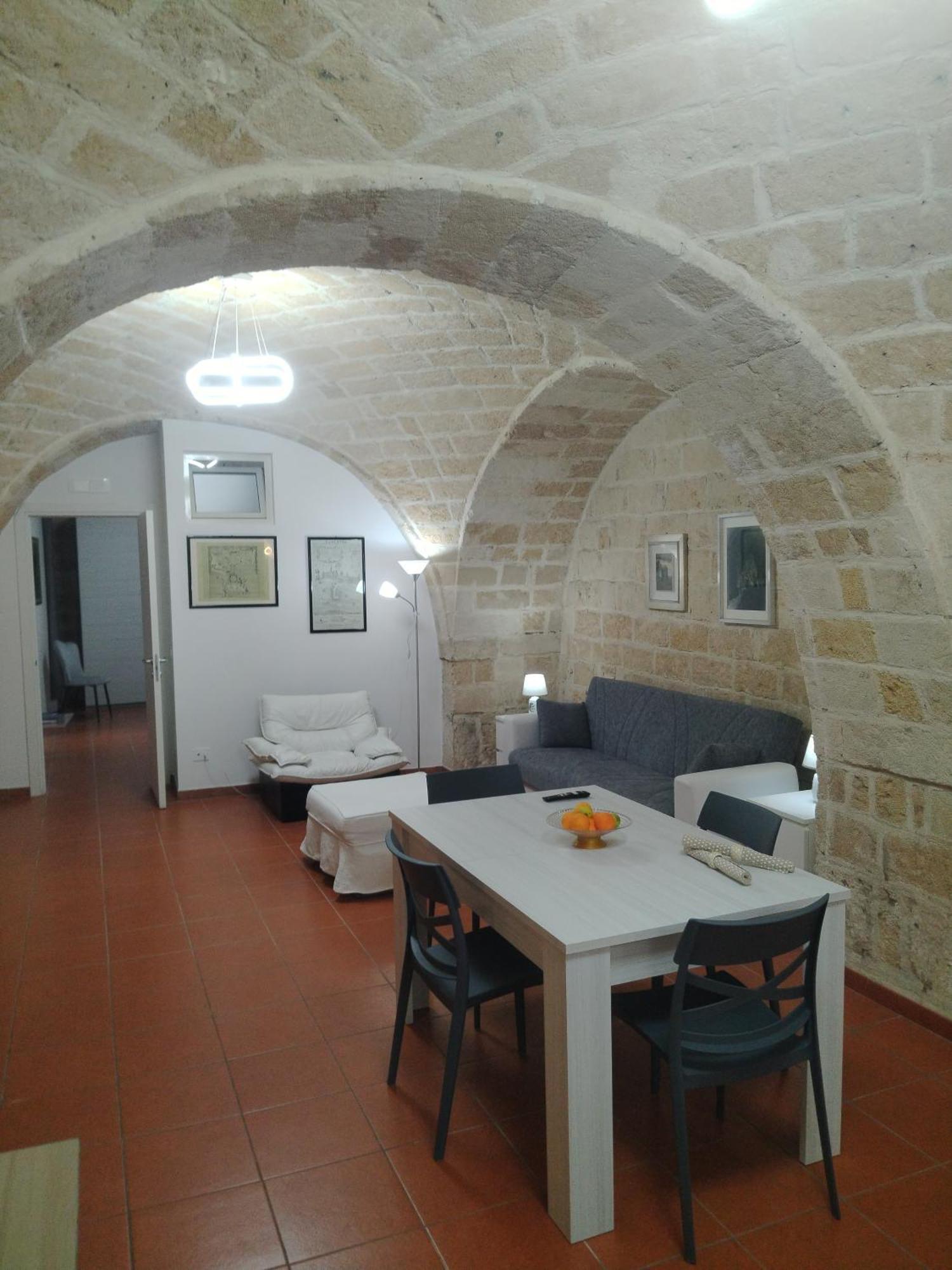 Casa Vacanza Nel Cuore Della Pietra Barletta Eksteriør bilde